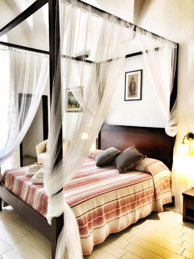 Bed and Breakfast Palazzo Salia Lecce Exterior foto